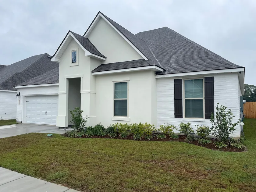 Luxurious 4 BR Full of Art and Close to It All! - Image 1