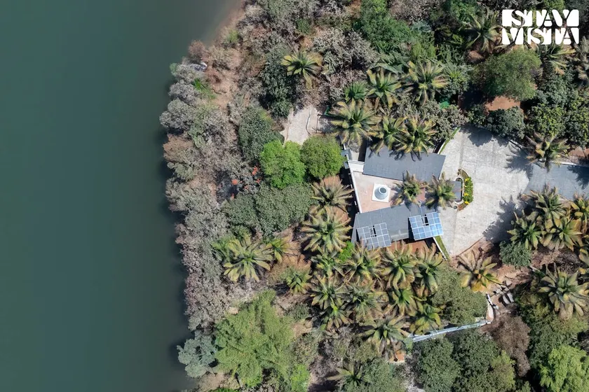 @4BR Backwater Hills w/Luxe Hill & Lake Getaway - Image 1