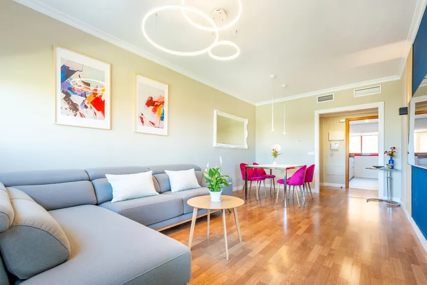 Perfect Location Luxury Beach Apartment - Image 1