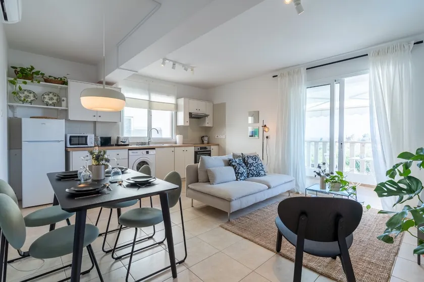 The Seven - One Bedroom Apartment - Image 1