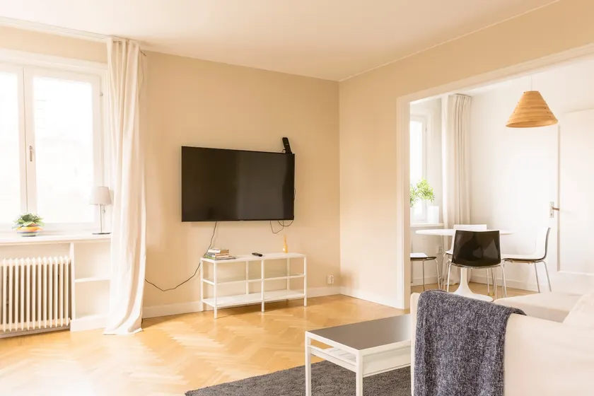 Cozy stay in calm suburban setting - Image 1