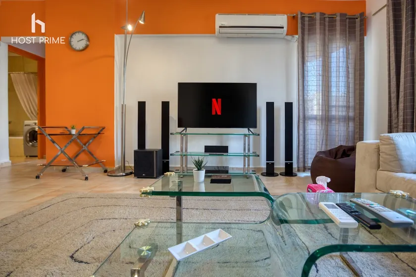 Comfy-Host Prime 2BR Apartment In Rehab City - Image 1