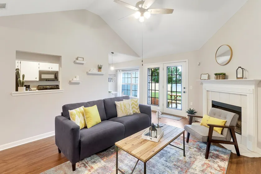 Lake Retreat near Savannah - Image 1