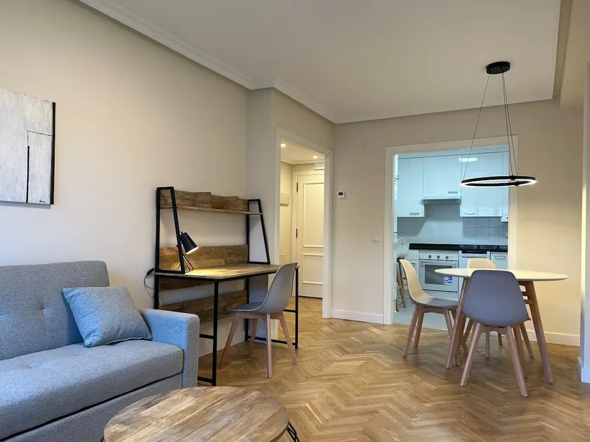 Refurbished, central, garage, Wi-Fi - Image 1