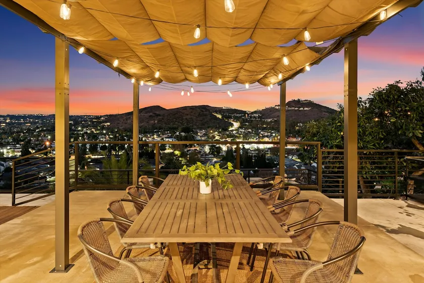 EPIC Views + 15min Disney! Hot Tub/Theater/Arcade - Image 1