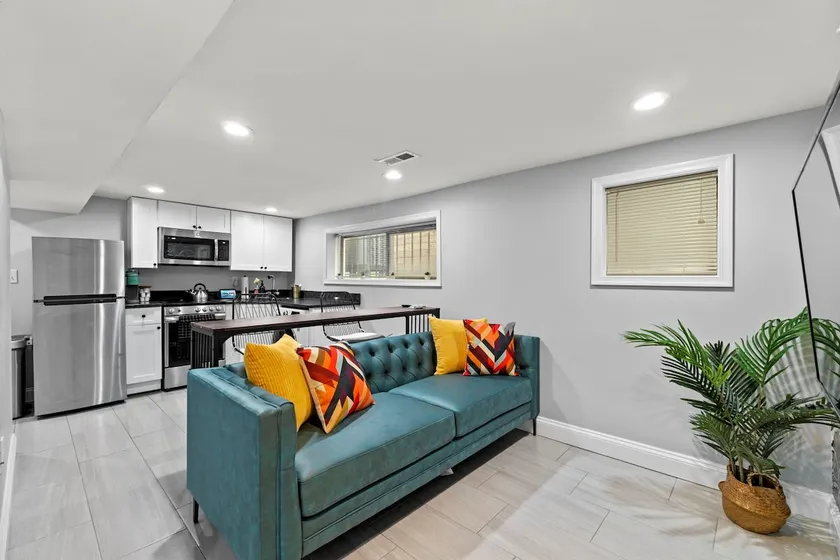 DC Urban Villa at Girard 1br | 1ba & Sleeper Sofa - Image 1