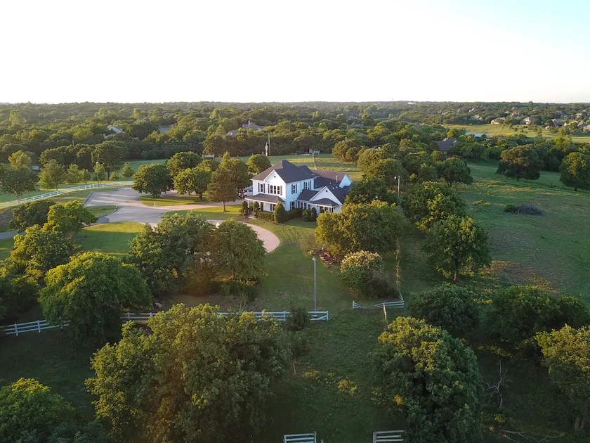 Spacious Country Getaway in the City! - Image 1