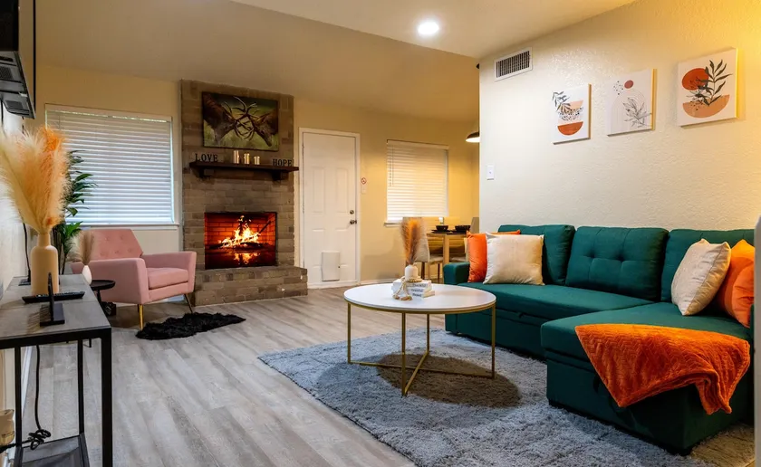 Comfort and Convenient Haven in Temple - Image 1