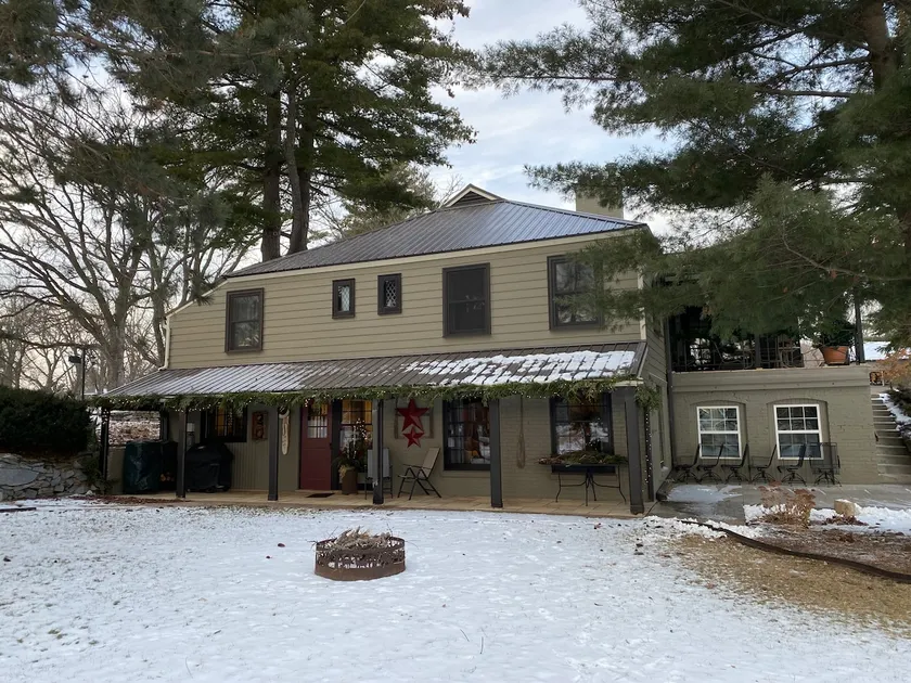 Spacious home on Mora Lake - Image 1