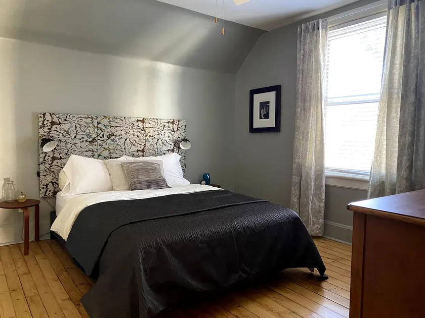 2 Bedroom Guest Suite in the heart of New Hamburg - Image 1