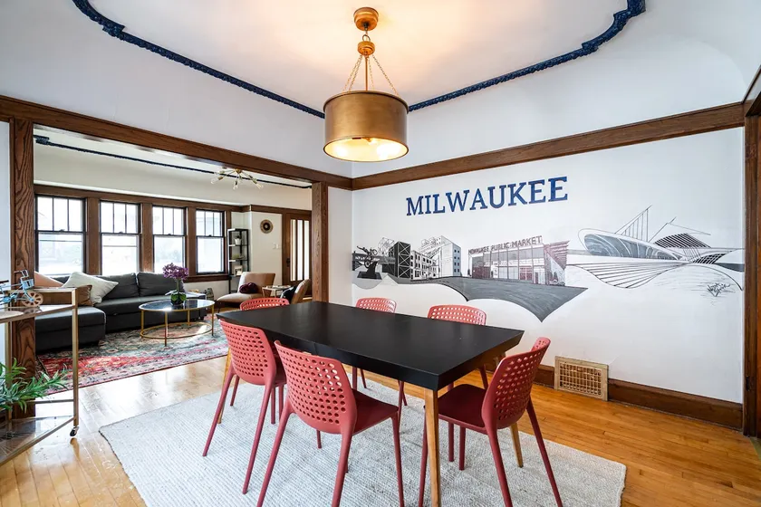 Waterfront Riverwest• KING Beds • 10 mins Downtown - Image 1