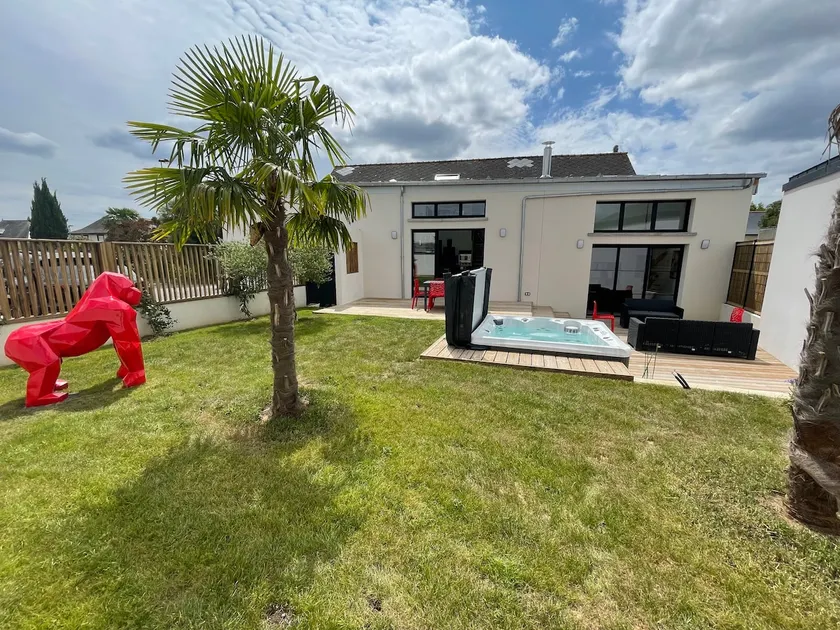 Loft house with Jacuzzi & garden – 10 min from Rennes - Image 1