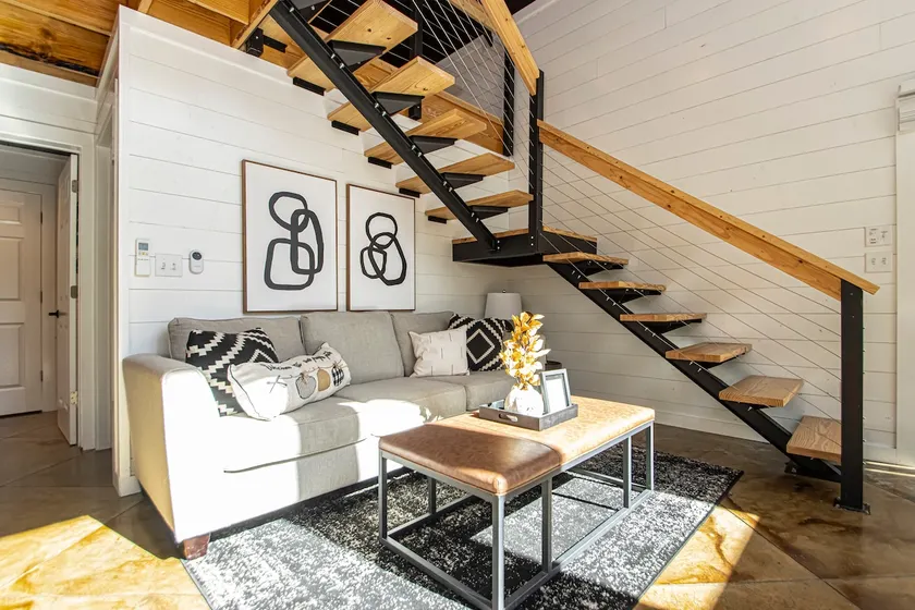Beautiful Lakefront Cabin - Image 1