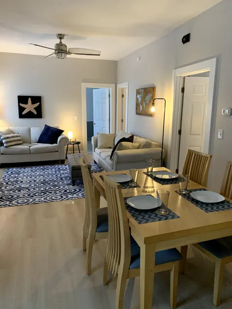 Inviting 2/2 BR - Walk to Town - Image 1