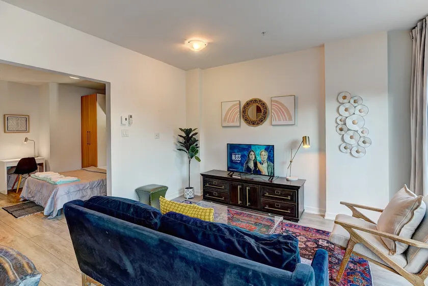 Downtown Central Residences - Image 1