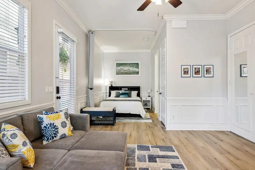 Private Luxury Suite - Image 1