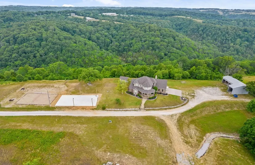 Postcard Views 30 Acres +Hot Tub - Image 1