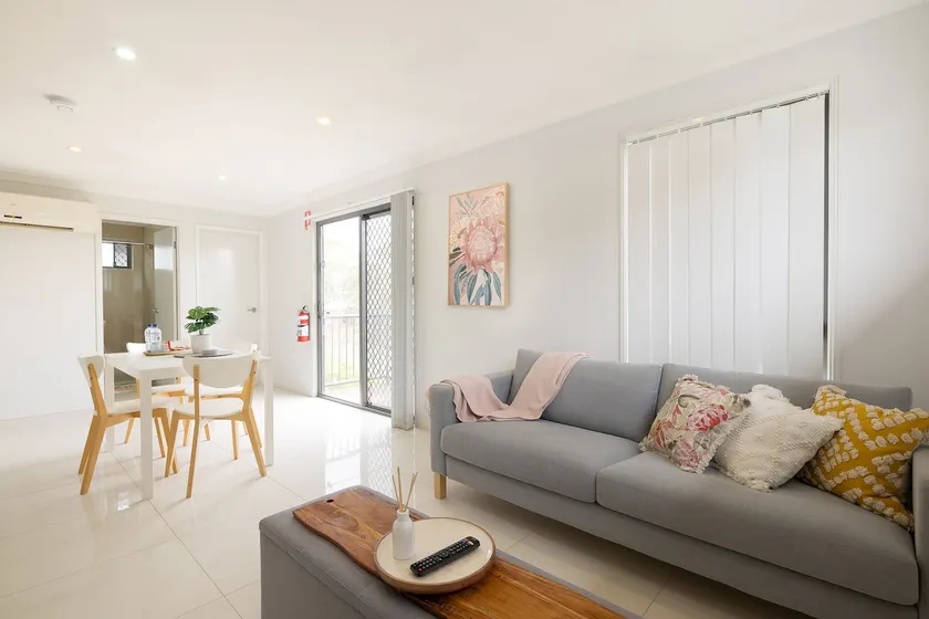Modern Rocklea 1BR | Near Shops & Kitchen | 318D1 - Image 1