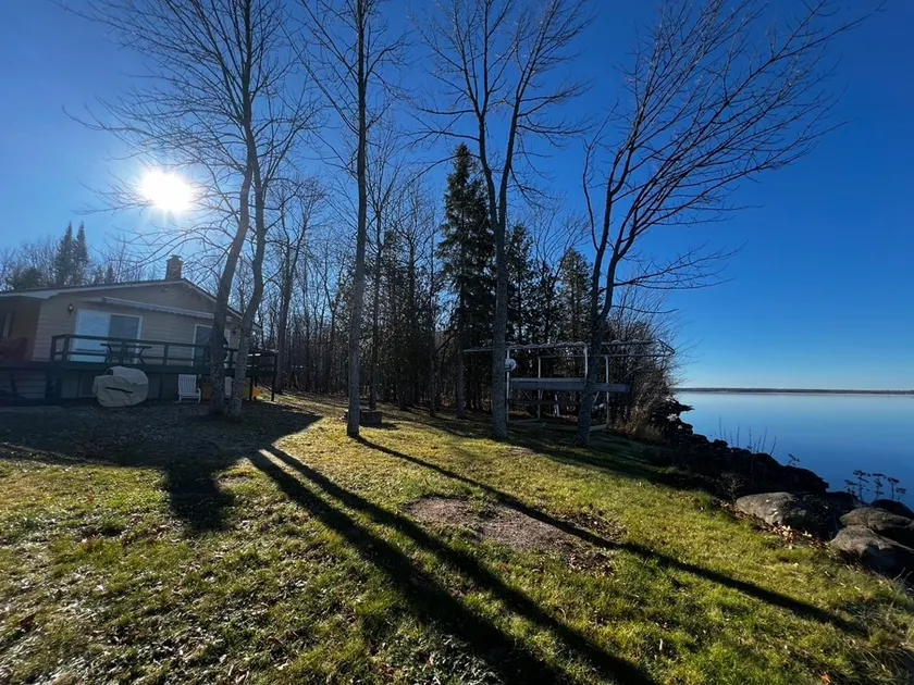 Lake Gogebic Escape | Views, Kayak, Wood Stove - Image 1