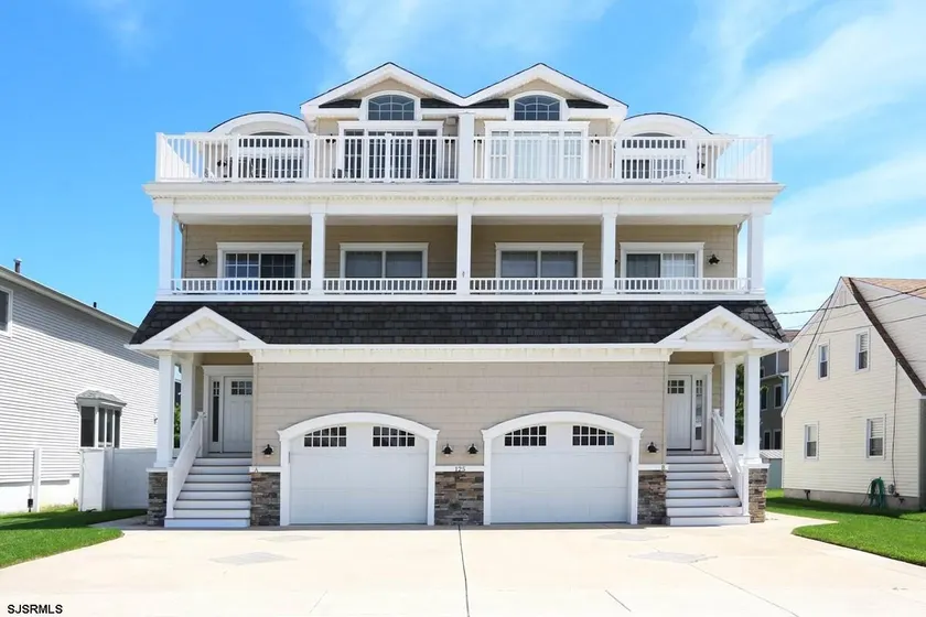 Beautiful Beach House! - Image 1