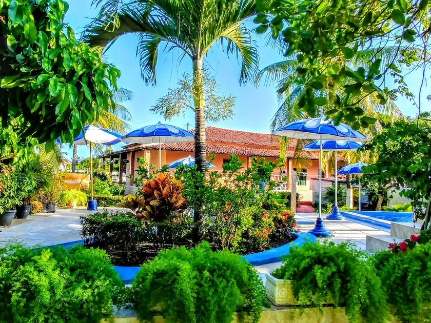 Spacious house 100 meters from the beach on Itaparica Island. - Image 1