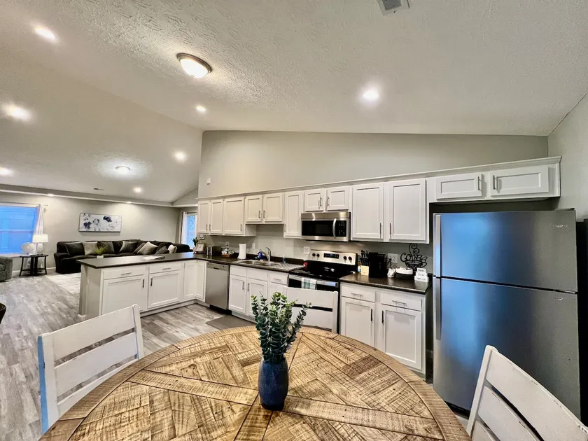 New Pet Friendly Home in Middletown Minutes to I75 - Image 1