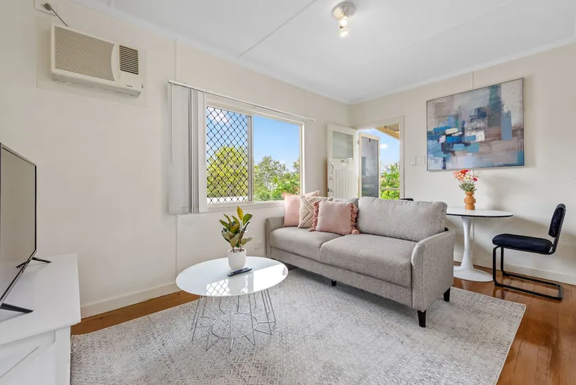 Quiet & Leafy 1BR Apt with Parking, Balcony & Wi-Fi - Image 1