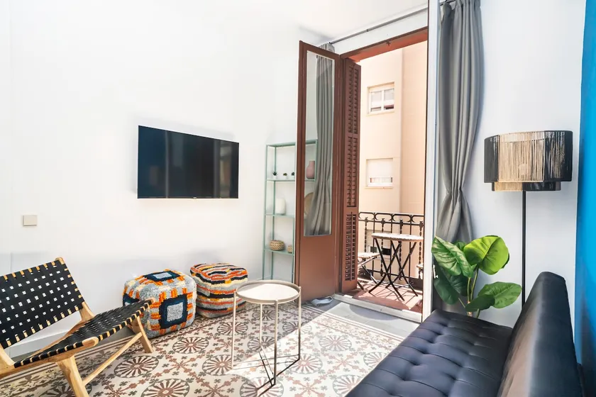 Brand new apartment w/ balcony - Image 1