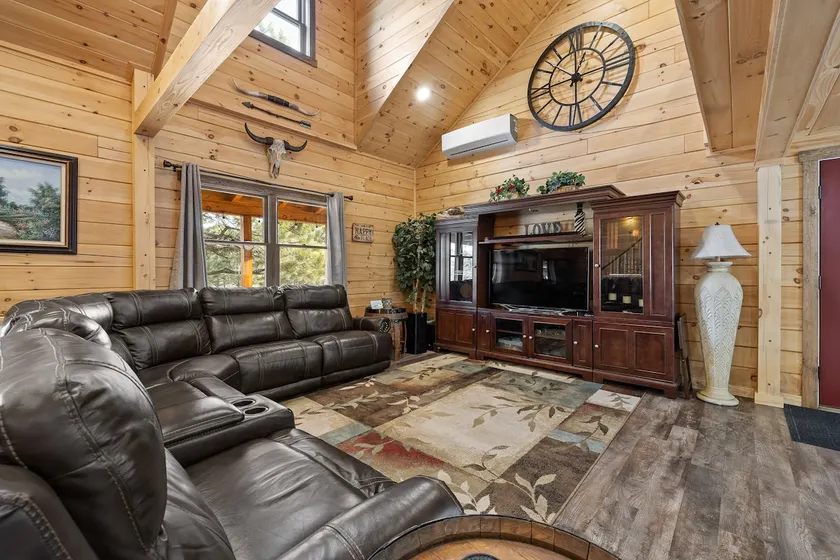 East Pines :Modern Cabin in nature - Image 1