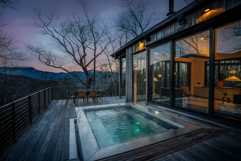 Black Mountain |Hot Tub, Fireplace & Mountain View - Image 1