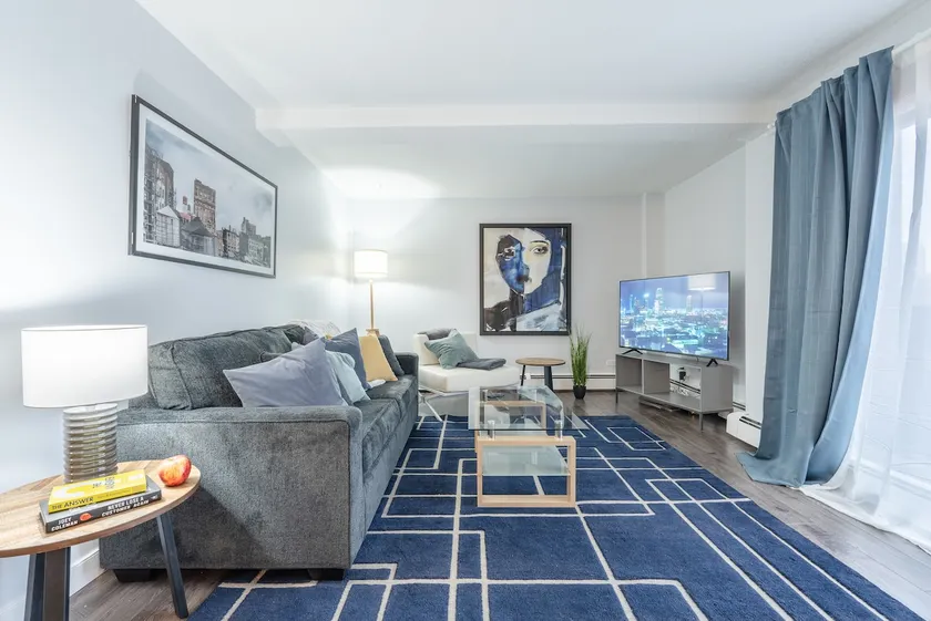 Central Downtown |FREE Parking | Private Patio - Image 1