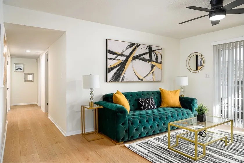 Emerald Retreat - Central & Stylish - 2 BR/2 BA - Image 1