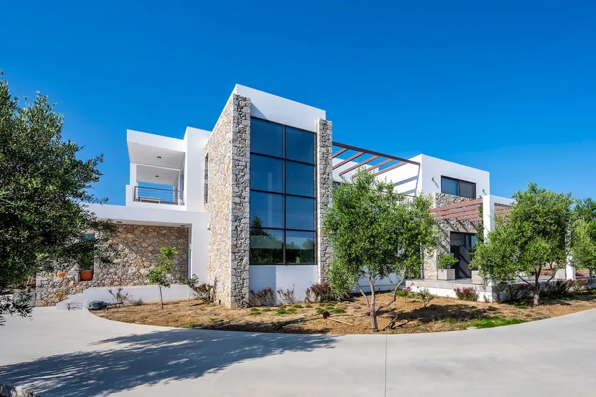 Olive Green Haven-3BR-Private Parking-Balcony - Image 1