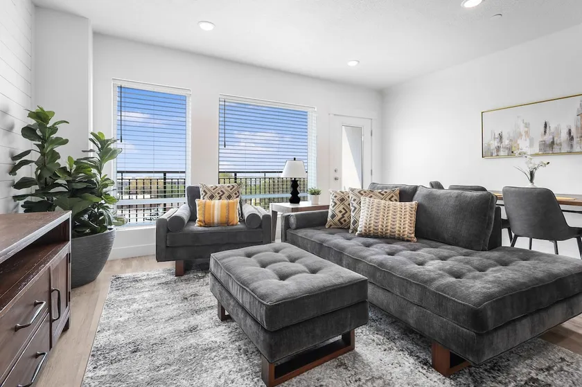 Hillside Apartment 506 - Image 1