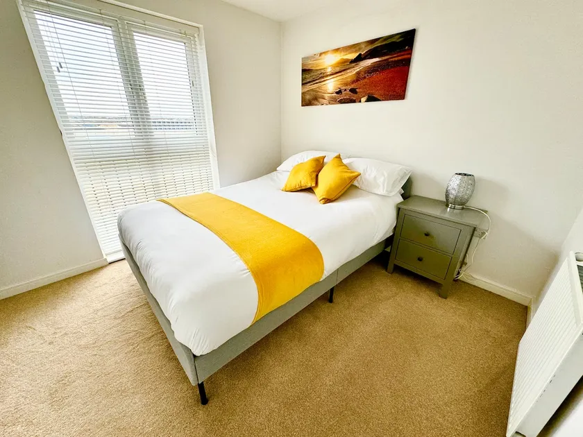 Bristol Suite (Sleeps 5) | Free Parking & Wi-Fi - Image 1