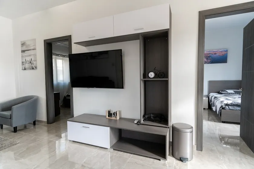 Luxurious Beach Apartment - Image 1