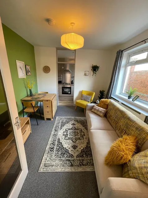Cardiff Mews - 2 bed apartment - Image 1