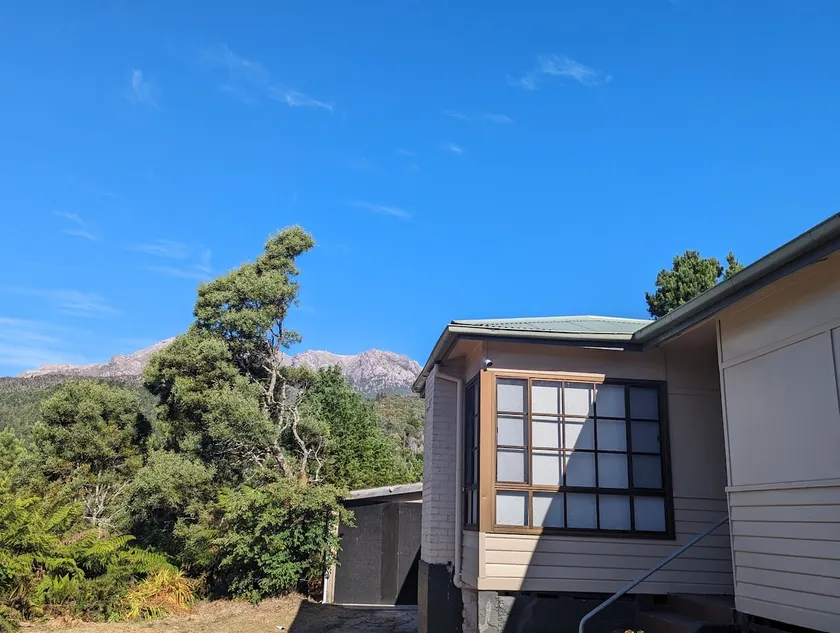 Lyell: Character, views, comfort, air-conditioned - Image 1