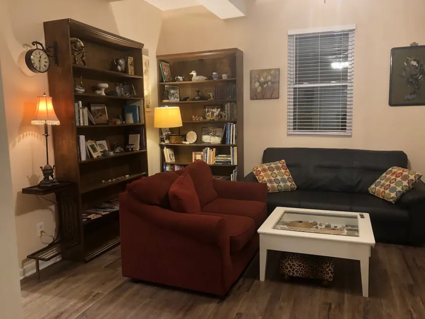 Comfy Plum Prairie Home & Yard - Image 1