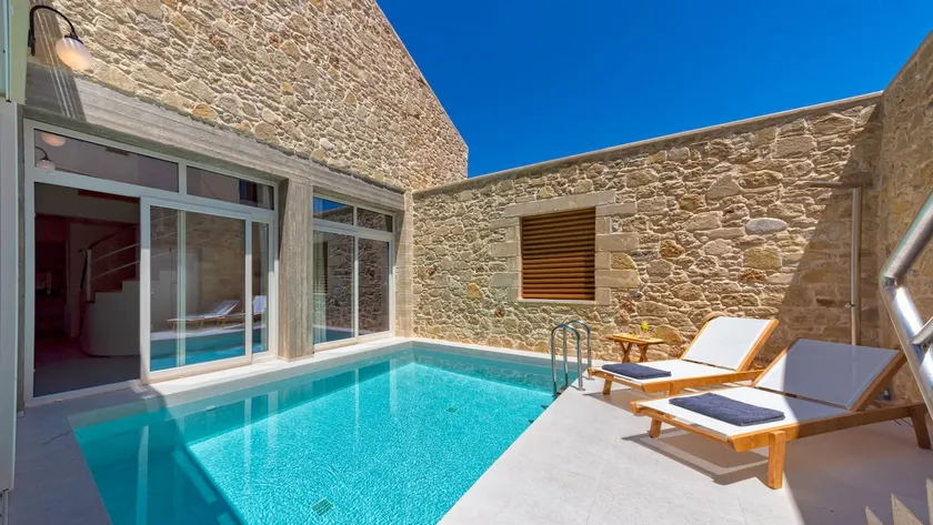 Hippocampo Waterfront Villa - Image 1