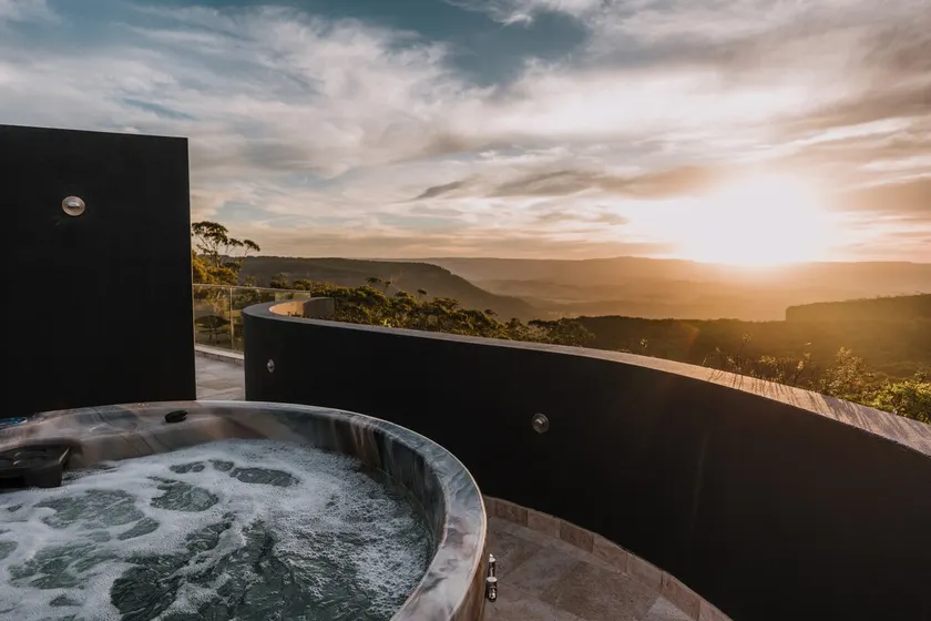 Luxury Retreat with Rooftop Hot Tub & BBQ Terrace - Image 1
