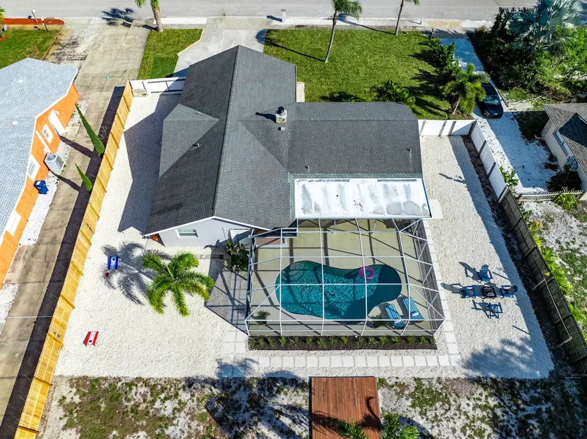Coastal Home 10 min to the Beach - Image 1