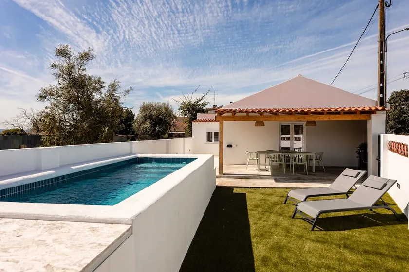 Country Pool House 27 - Image 1