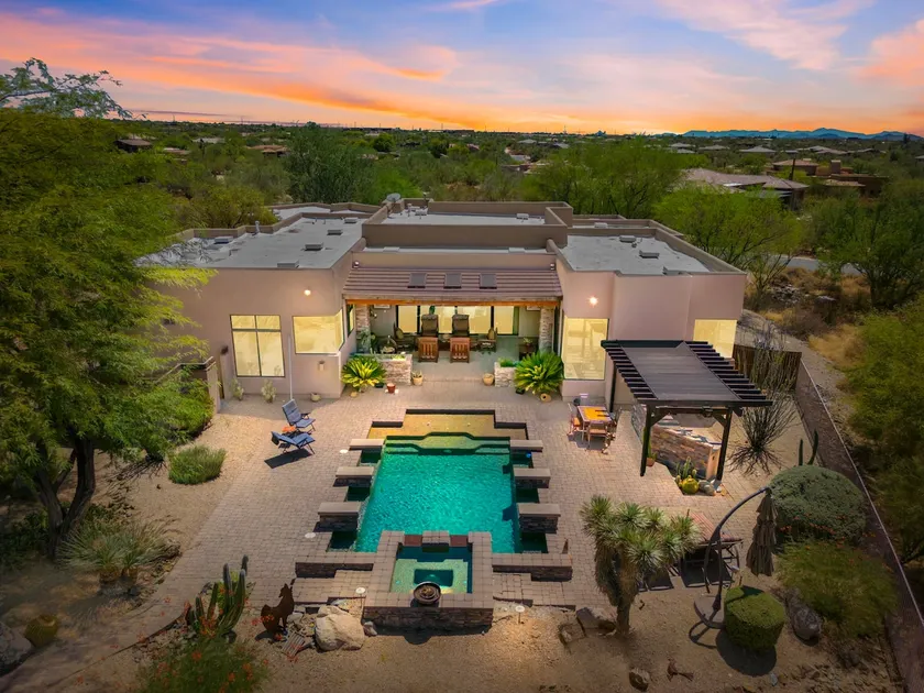 Gorgeous Desert Home W/ Backyard Oasis! - Image 1