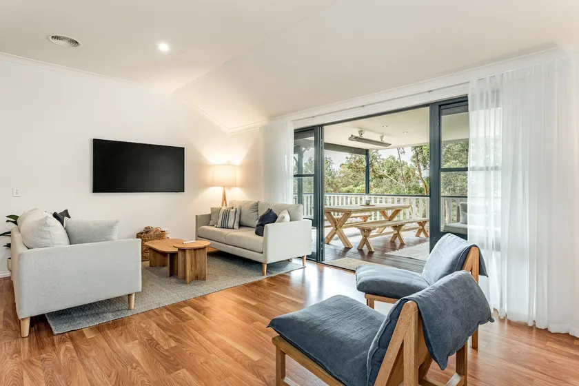 Oceanview Luxury Retreat Amongst the Trees - Image 1