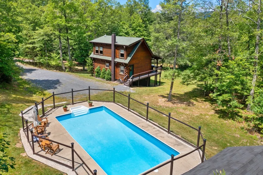 Hidden in Shenandoah Valley|Pool|Pets|Fire Pit - Image 1