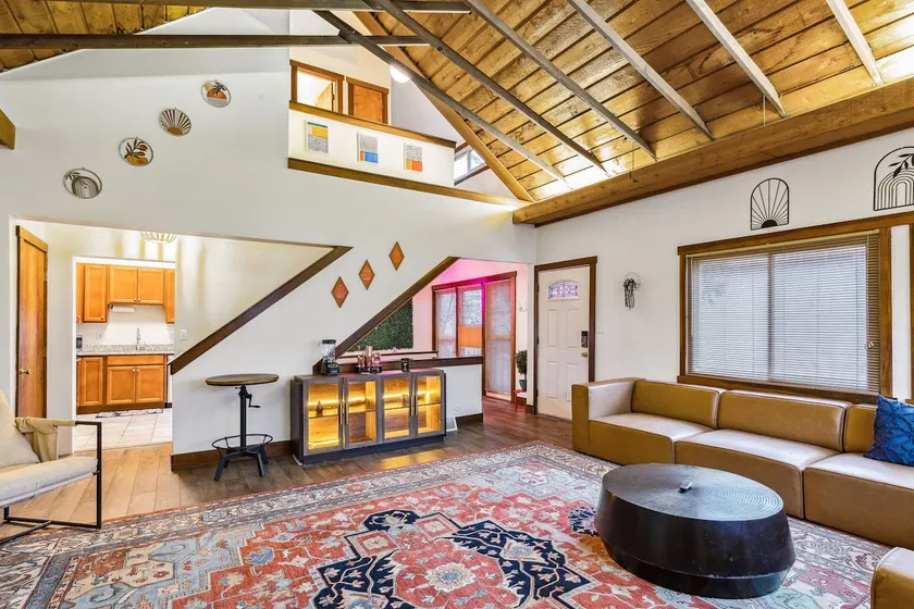 Redwood Retreat-RoofDeck/GameRoom/Walk to Downtown - Image 1