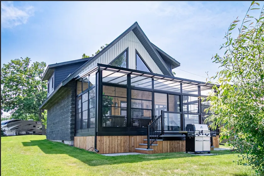 Riverside House: Cabin 5 - Image 1