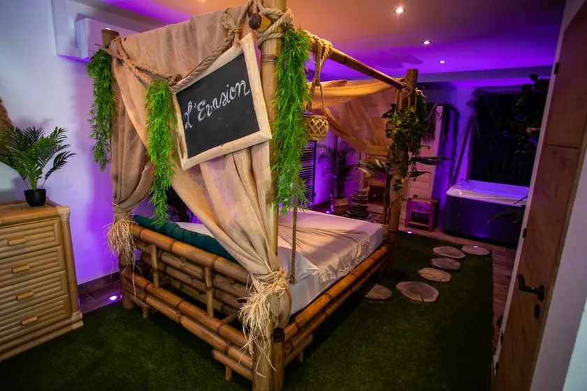 Loveroom and Spa getaway - Image 1