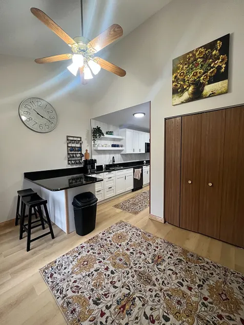 Charming townhouse in Fredonia - Image 1